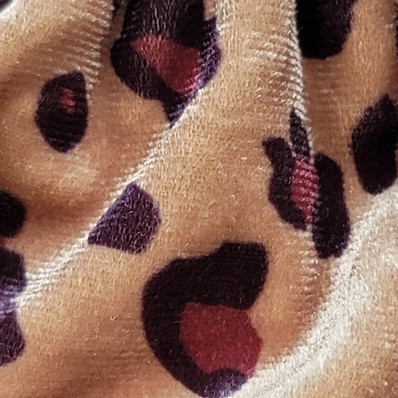 Storia Tiered Smocked Velvet Leopard Skirt Size Medium - Picture 7 of 8